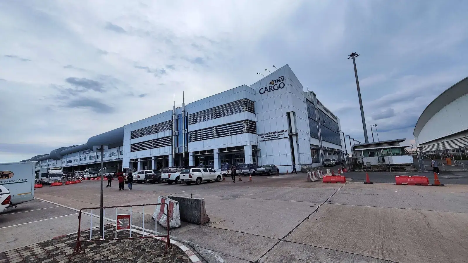 Guide visual: The 2026 Survival Guide to Thai Customs: What's Actually Changed?